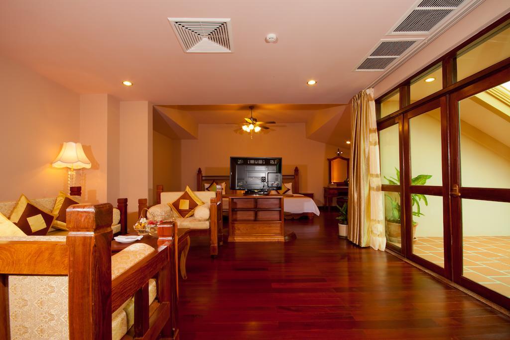 Angkor Era Hotel Сіємреап Екстер'єр фото